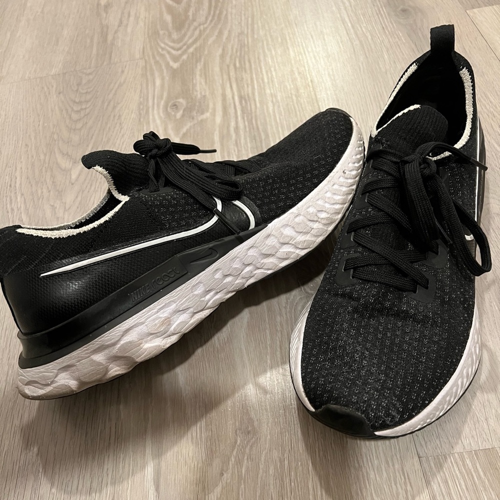 Nike Men's Black Running Shoes
